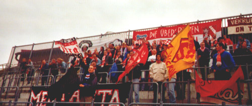 Doppelhalter und die ca. 75 Fan's